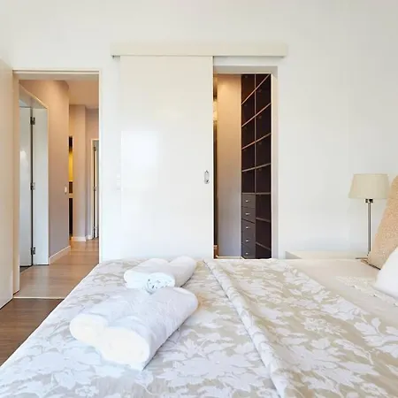 Apartment Central Holiday Home