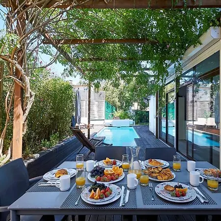 Appartement Central Holiday Home