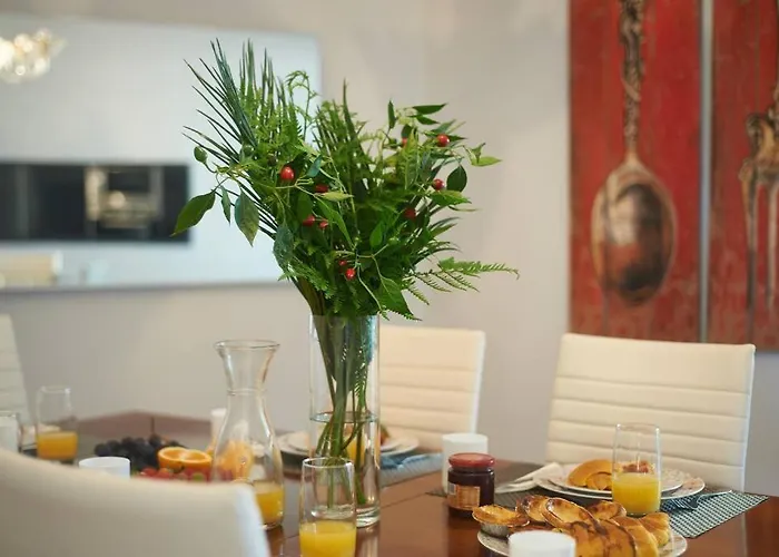 Central Holiday Home Кашкайш