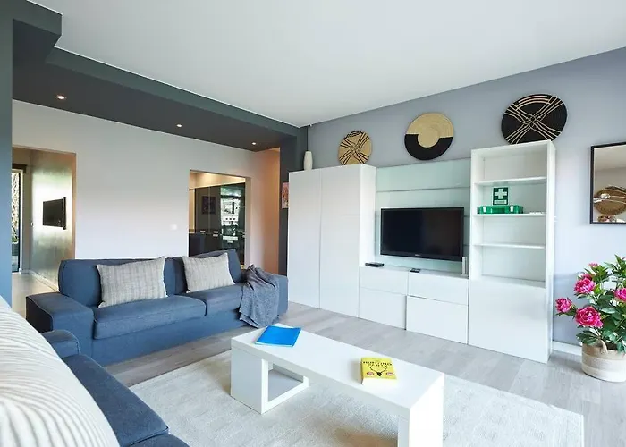 Central Holiday Home Кашкайш