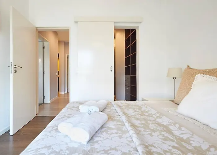 Апартаменты Central Holiday Home