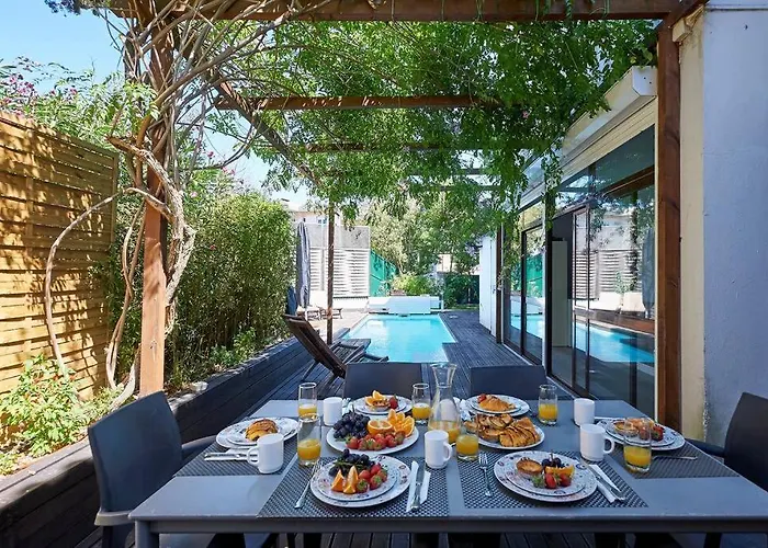 Appartement Central Holiday Home